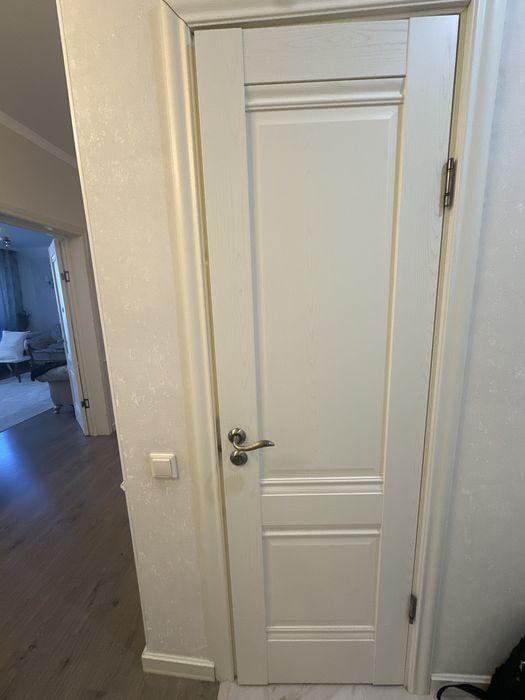 Двери межкомнатные б/у