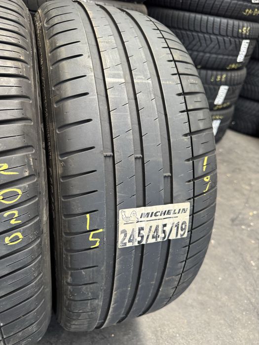 245/45/19 michelin