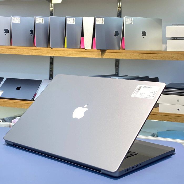 MacBook Pro M1 Max 32RAM