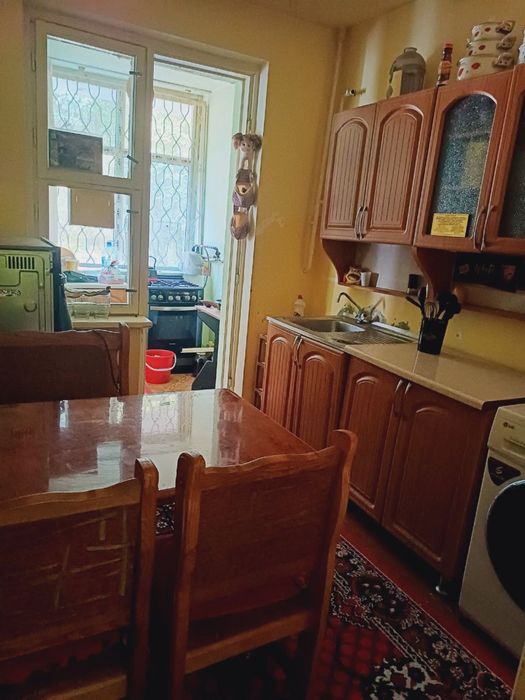 Квартира 4 хоналик, под оффис килиб ишлатса булади