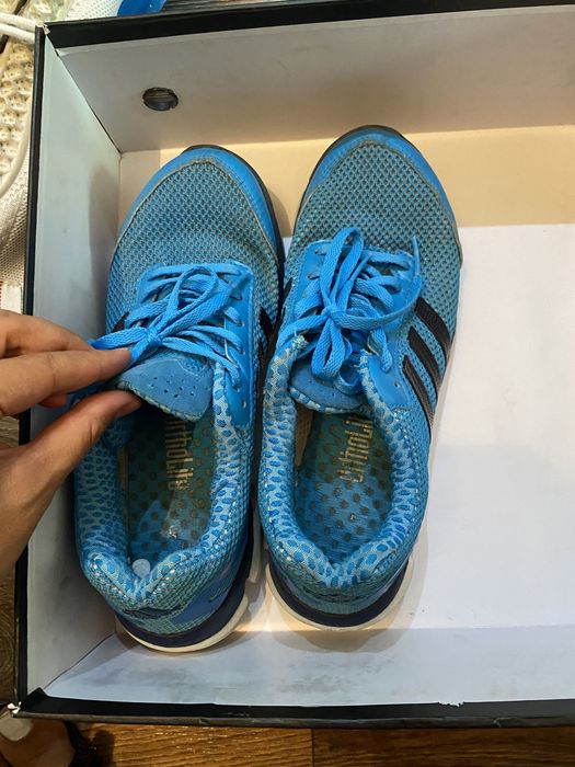 Кроссовки адидас