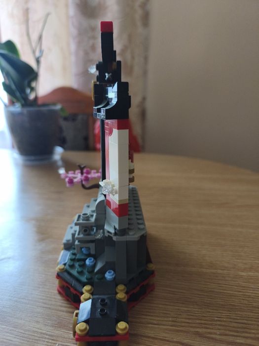 Vând lego Ninjago figurine și seturi originale