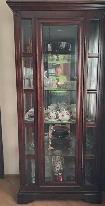 Продам   Сервант