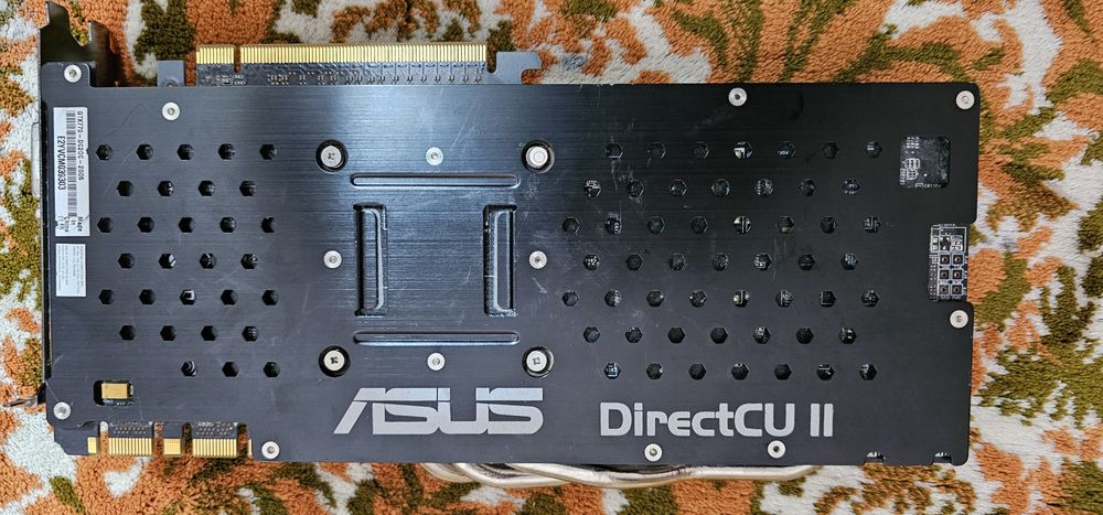 Placa video ASUS GTX 770 DirectCU II OC 2GB GDDR5 256-bit la 150 ron