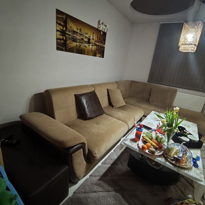 Голям диван за хол много удобен