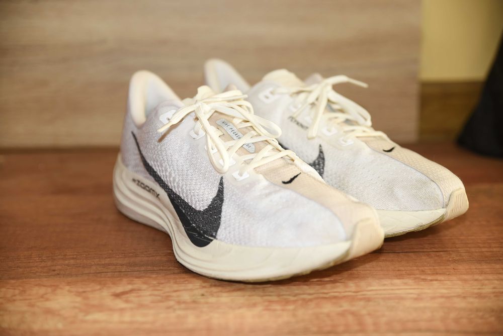 Nike Оригинални маратонки 43 номер