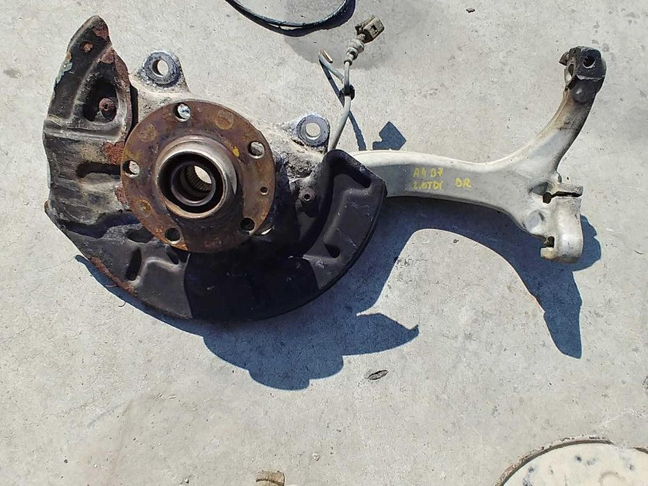 fuzeta dreapta fata audi a4 b7 2.0 tdi brd