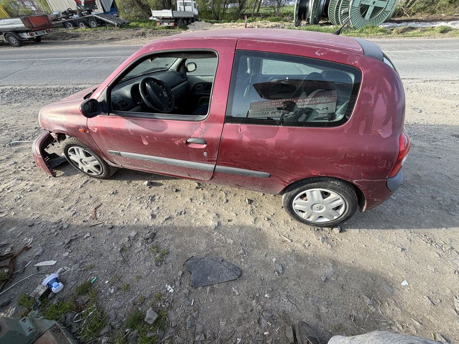 Renault Clio 1.2 16V 75 hp 2002 g на части