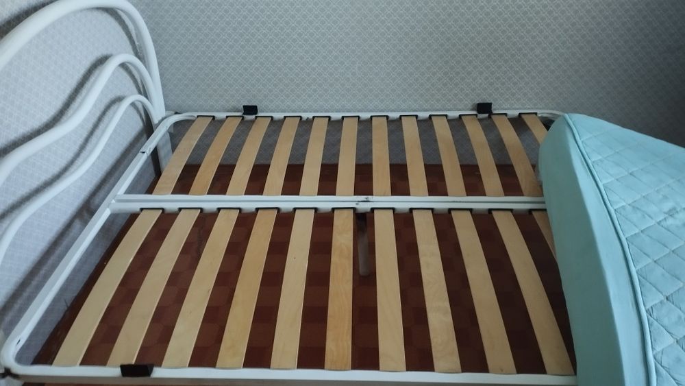 Срочно продаю кровать и холодильник