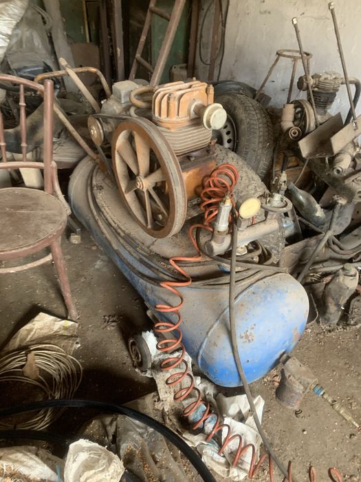 Vând compresor aer utilizat