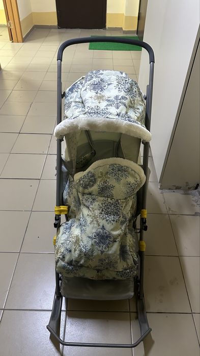 Продам санки коляску