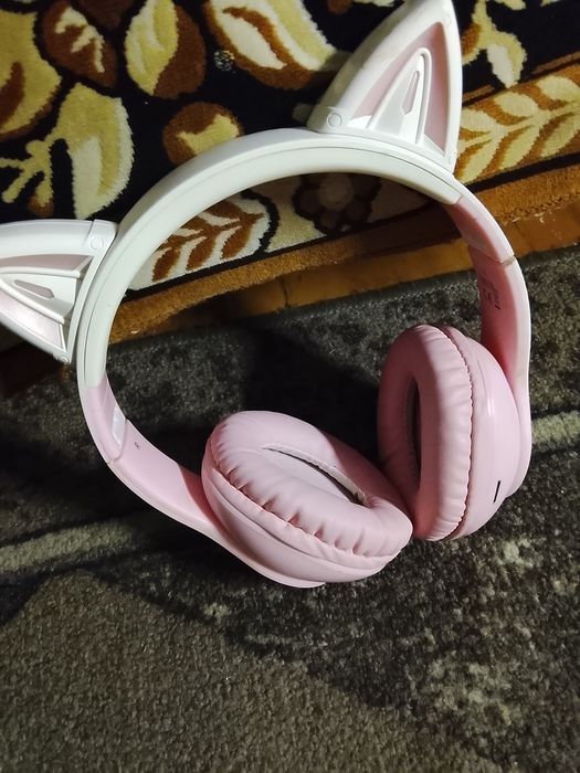 Наушники продам срочно