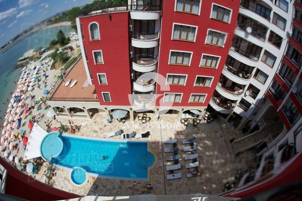 Продава се Тристаен апартамент в к.к. Елените - 87 кв.м за 2012 €/кв.м - Снимка #10