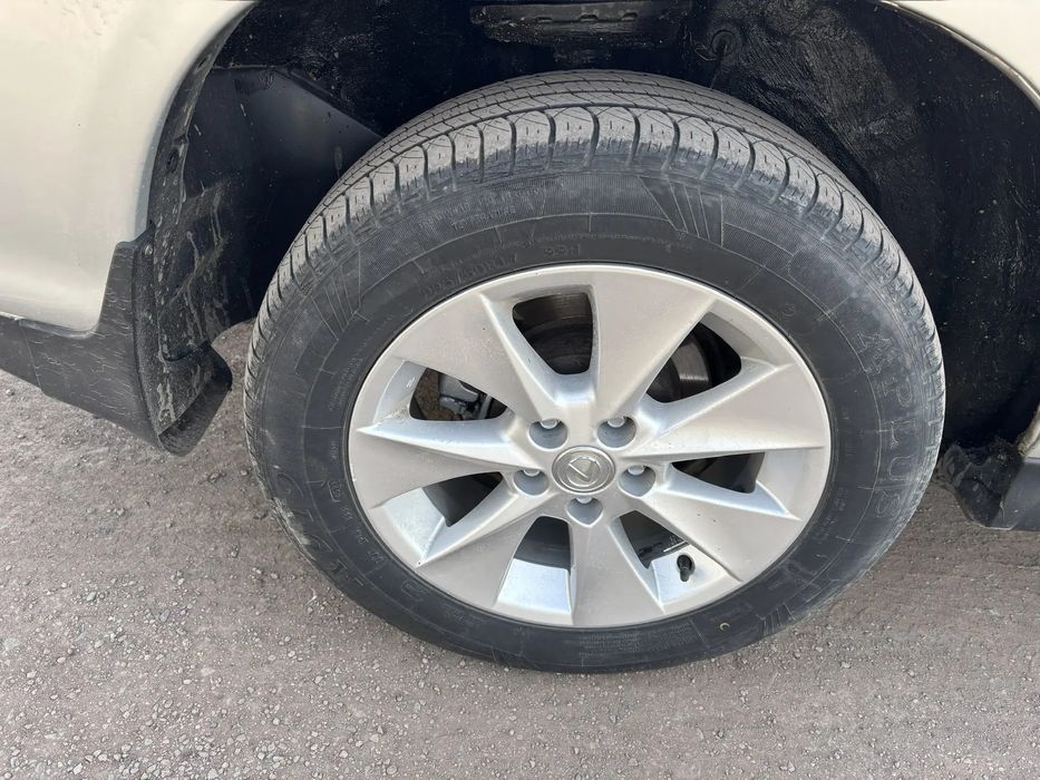 Продам комплект шин с дисками