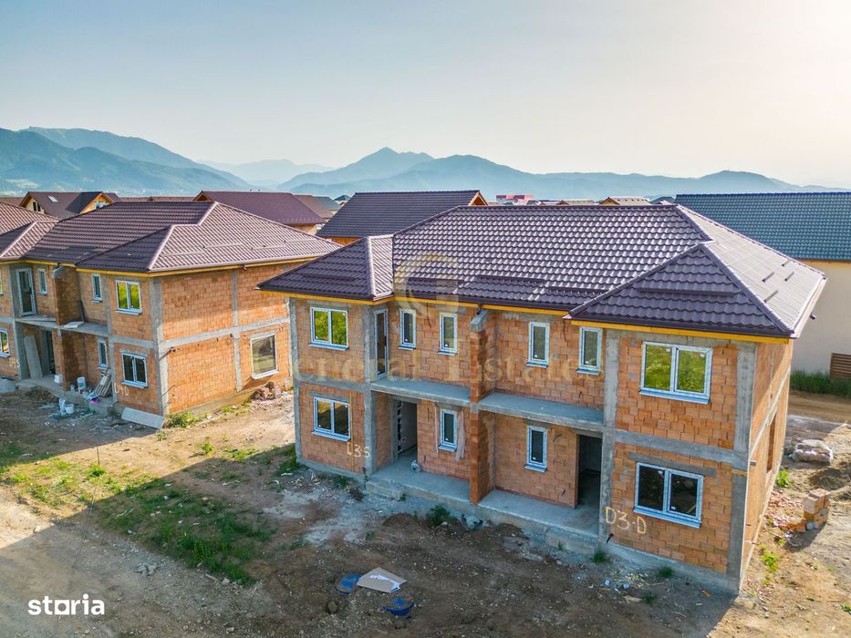 Casă tip duplex CU 4 Camere  la Pret de apartament