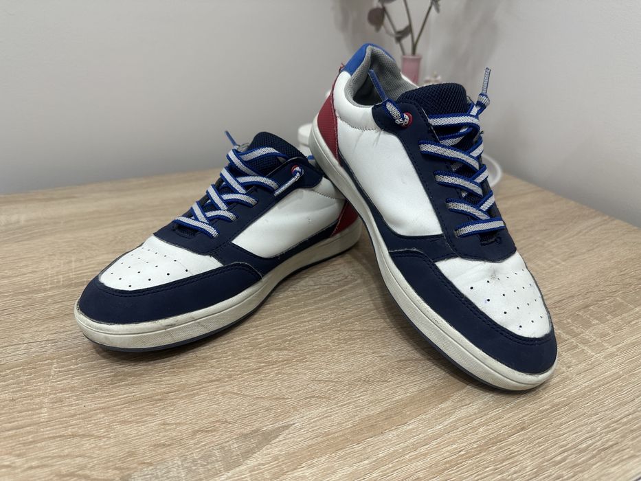 Спортивные кроссовки, подростковые