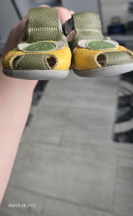 Vând sandale unisex Ariana mărimea 20