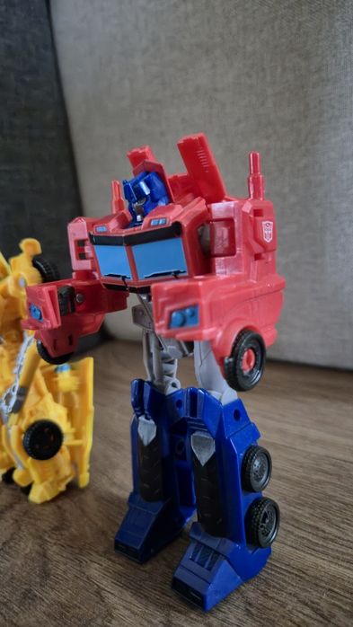 Transformers колекционерски фигури