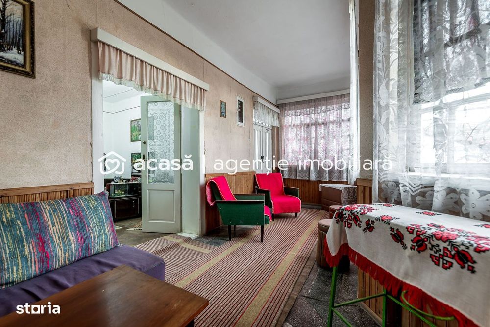 Casă + livadă tânără + curte 2.500 mp în Dorobanți