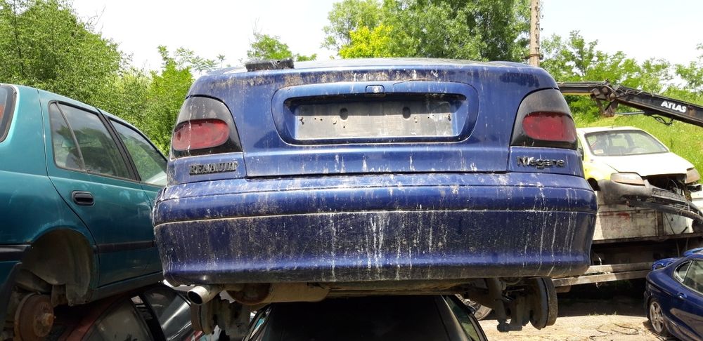 Рено Megane 1,6 1997 хичбек/седан