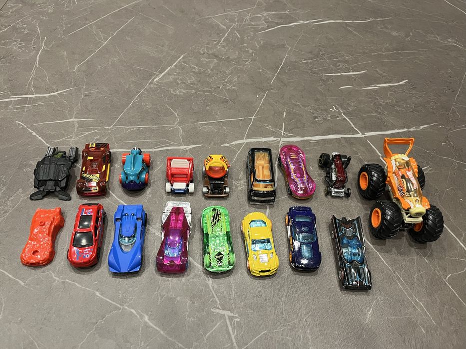 Hot wheels  piste si masini