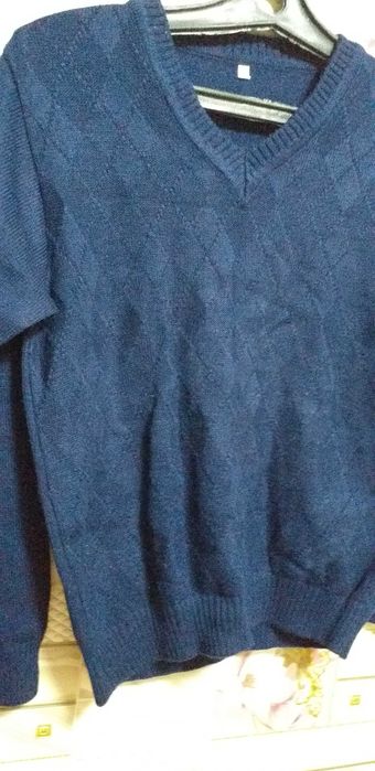 Продам недорого новые мужские полуверы,размер 48,цена 2300т.