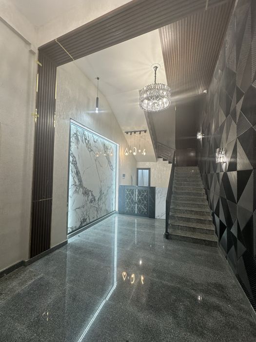 Аренда! Автосалон 6-этажное КОМ.ПОМЕЩЕНИЕ вдоль дороги, первая линия!