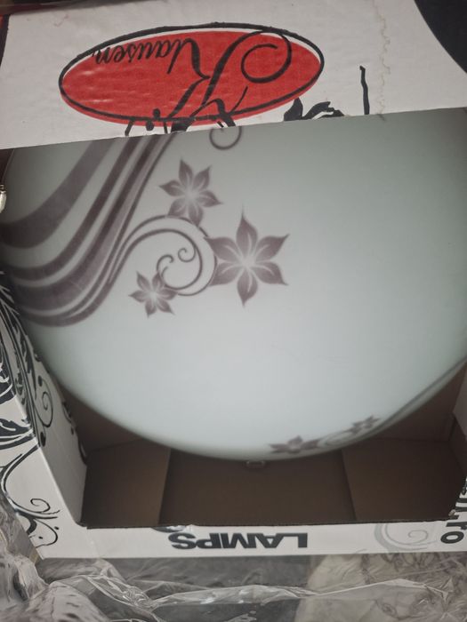 plafonier (lampă de tavan)