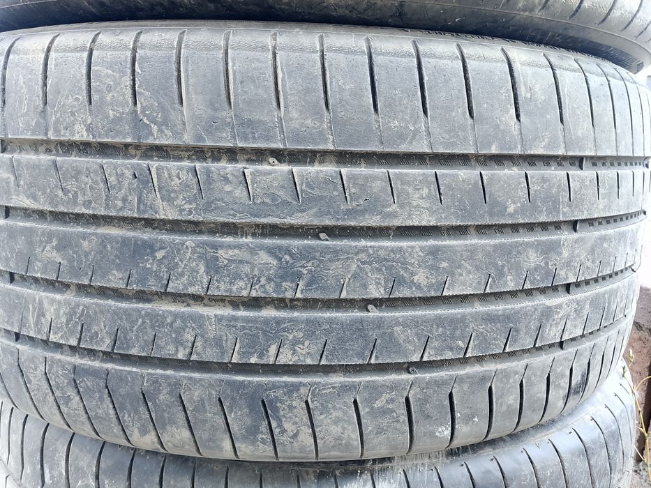 Продам шины.235.40 zr 18