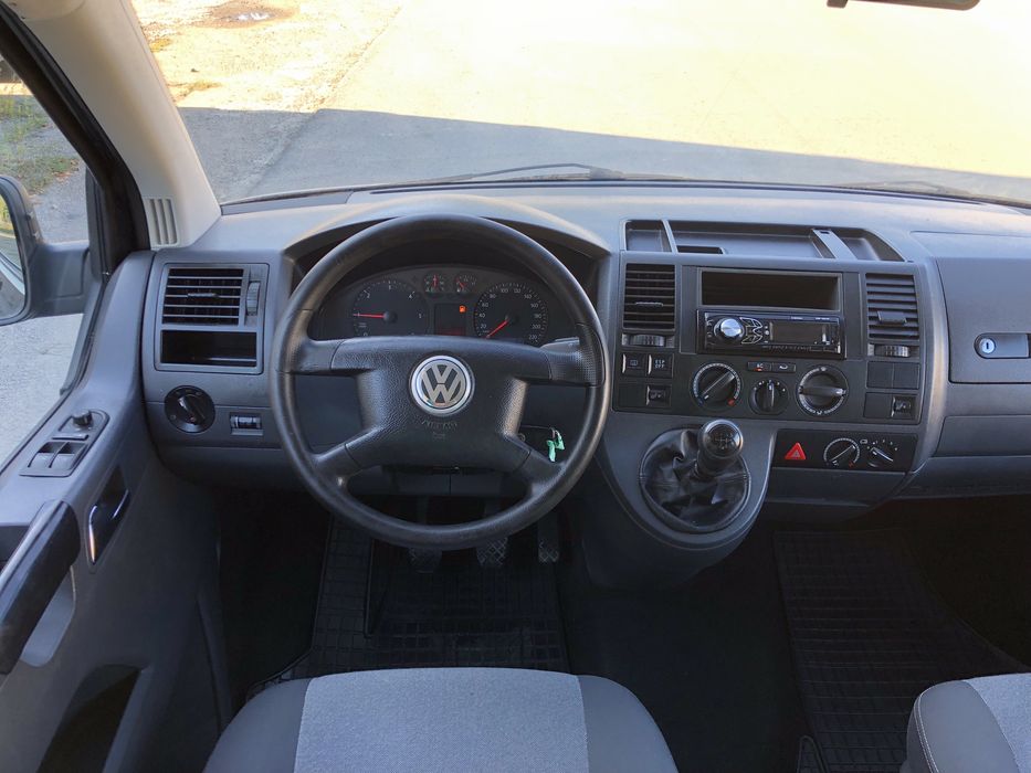VW Transporter T5 Multivan an 2007 motor 1.9tdi 75 kw 102cp clima computer bord incalzire scaune senzori parcare cârlig remorcare cod motor BRS