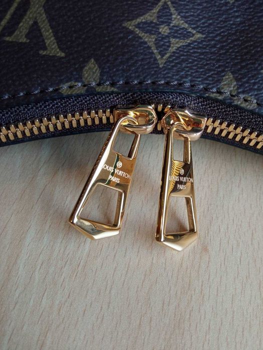 Louis Vuitton Дамска стилна и функционална Чанта Монограм