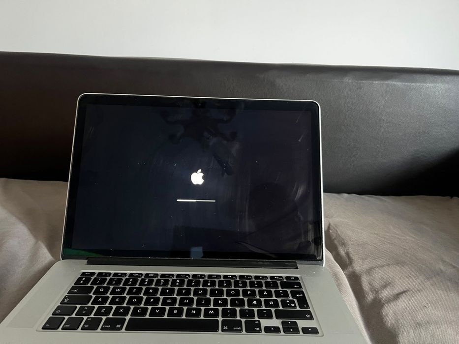 MacBook Pro 15.6 inch
