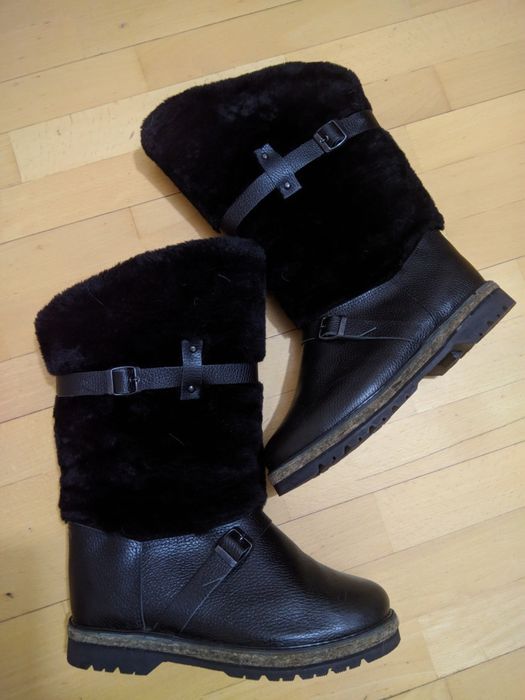 Продам унты новые