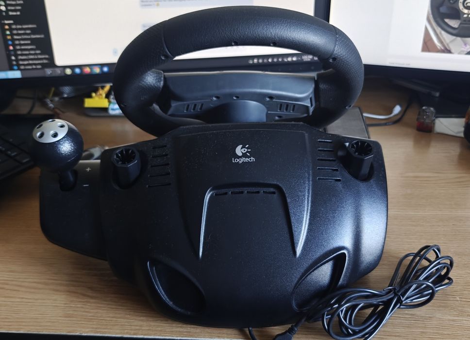 Volan si pedale Logitech Driving Force (GT) Pro ca nou