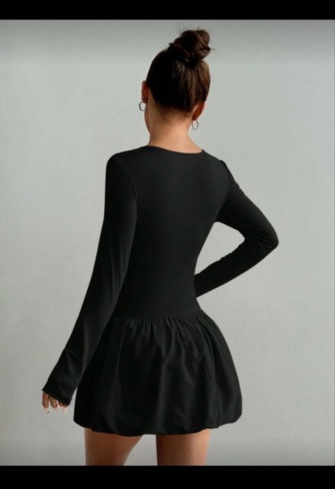 Черна рокля.