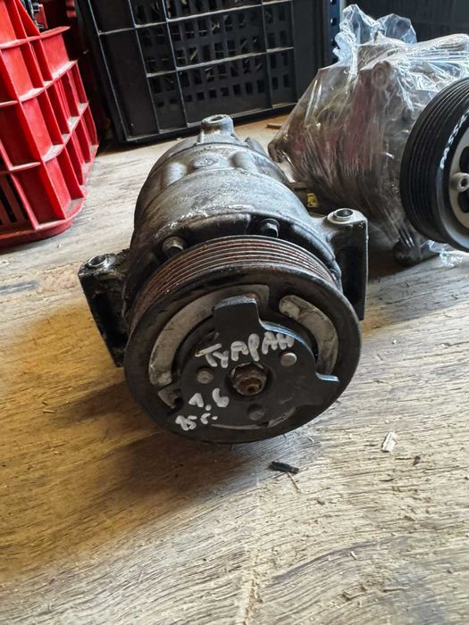 компресор за климатик VW Touran 2015г. 1.6