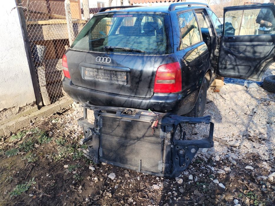 Ауди а4 б5 на части