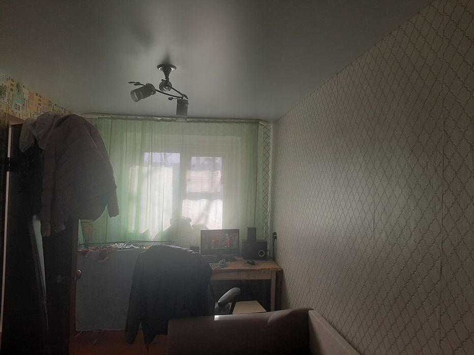 Продам двухкомнатную район хороший