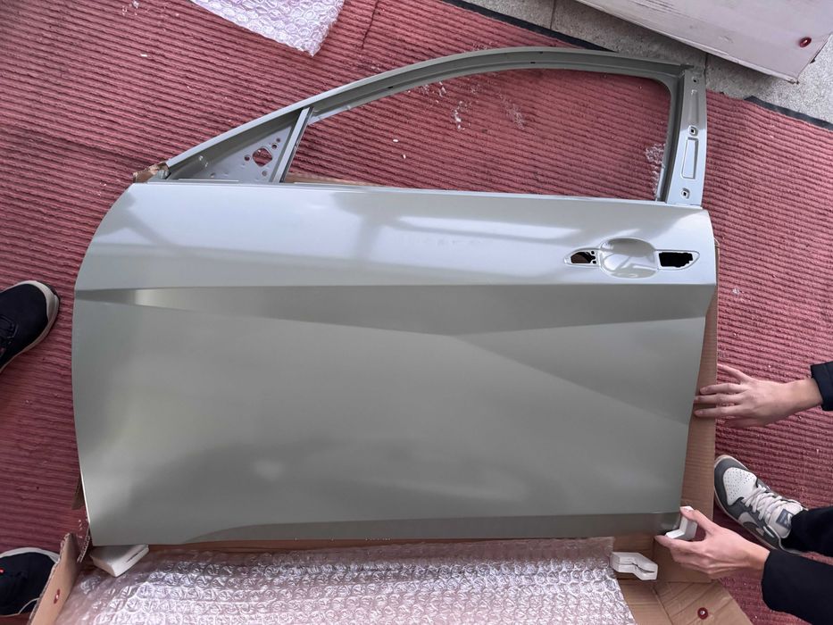 Hyndai elantra левые двери