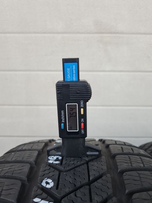 Зимни гуми 4 броя PIRELLI SottoZero3 225 40 R19 дот 4119