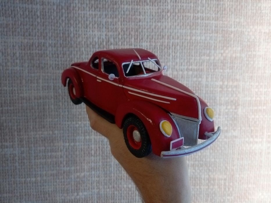 Модель ретро авто.