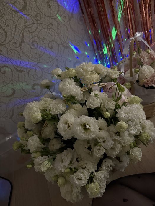 Нежные эустома букет в корзине