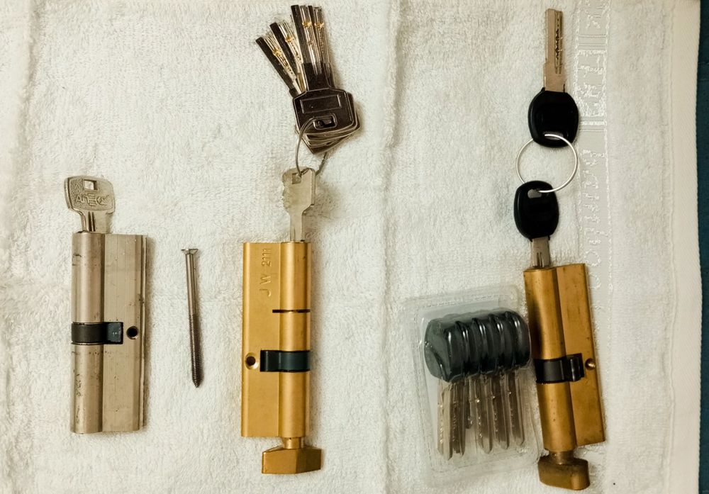 Продаются сердечники+ключи.НОВЫЕ