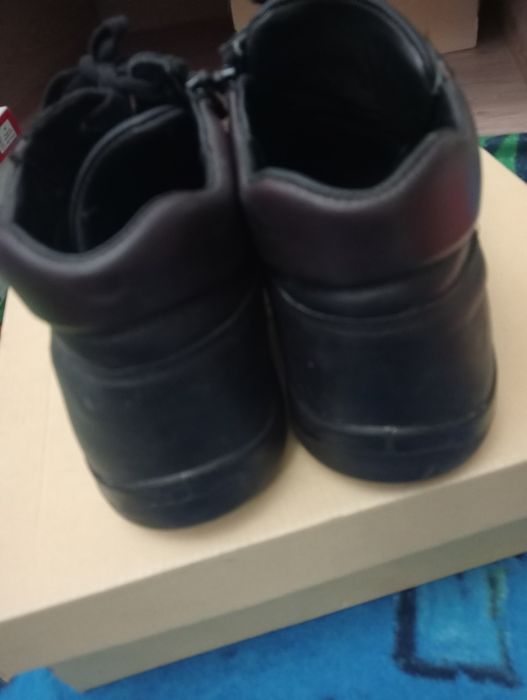 Продается ботинка кожа,размер 43