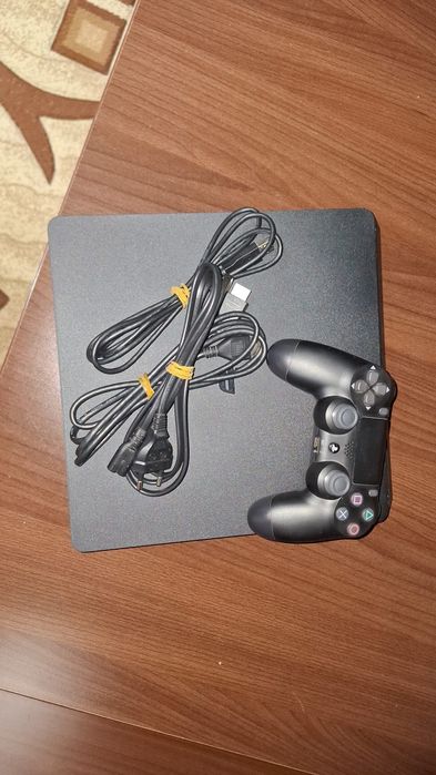 Vând PS 4 slim 500 GB , fara probleme tehnice