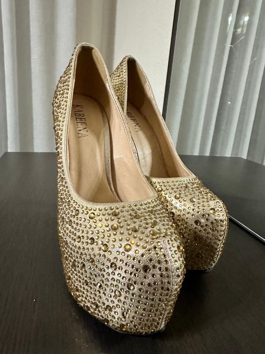 Туфли на каблуках