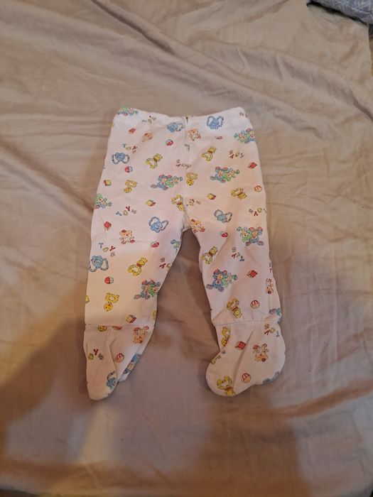 Продавам бебешки дрешки