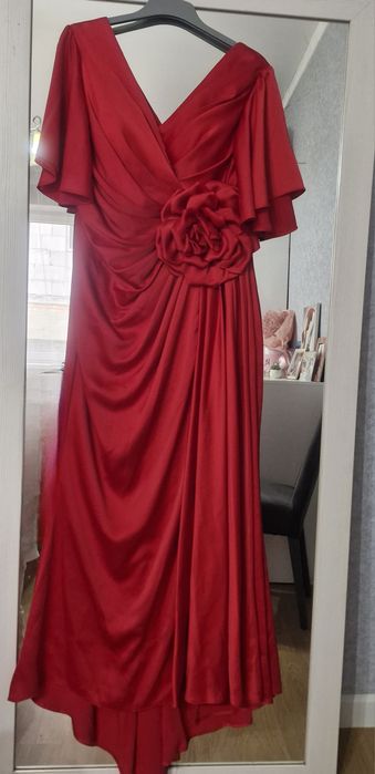 Платье вечернее  нарядное