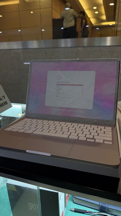 MakBook Neo 8/256 gb pink