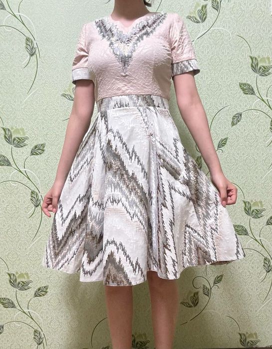 Платья комбинированный адрасом